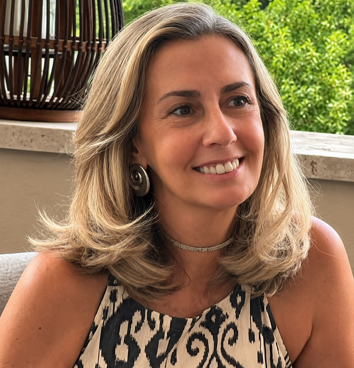 Retrato de Myriam Fernández-Güell Benjumea, socia fundadora de Güell & Miñón
